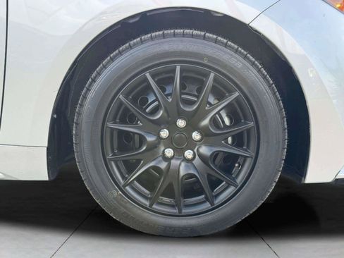 Used 2023 Toyota Corolla LE FWD image 59