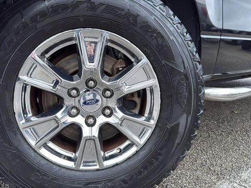 Used 2013 Ford F150 XLT w/ Mid Equipment Group image 9