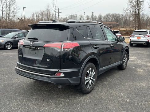 Used 2018 Toyota RAV4 LE image 5