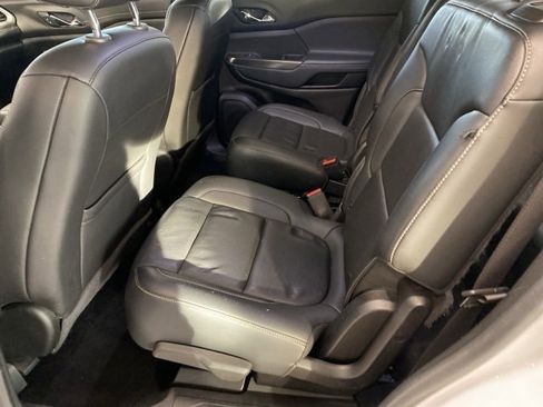 Certified 2021 GMC Acadia SLT image 35