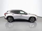 Used 2024 Chevrolet Trax RS w/ Sunroof Package image 4