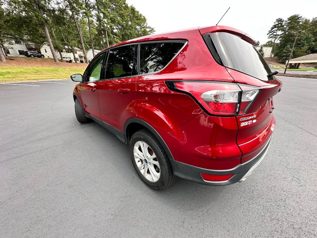 Used 2017 Ford Escape SE FWD image 7