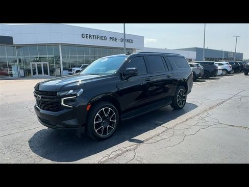 Certified 2023 Chevrolet Suburban RST w/ Luxury Package AWD/4WD image 4