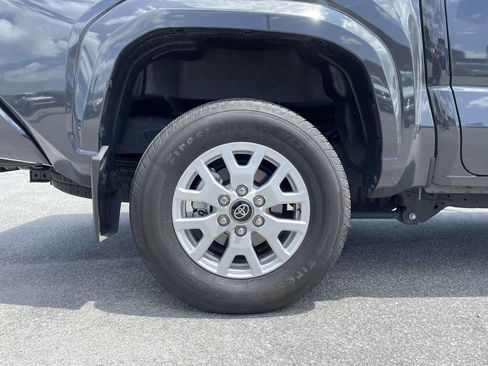 Used 2024 Toyota Tacoma SR5 AWD/4WD image 34