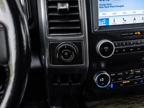 Used 2019 Ford Expedition Max Platinum RWD image 33