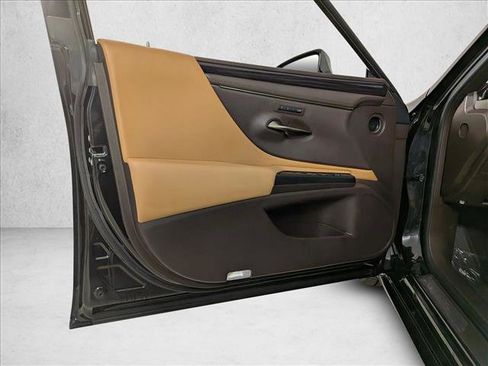 Used 2021 Lexus ES 300h w/ Premium Package image 13