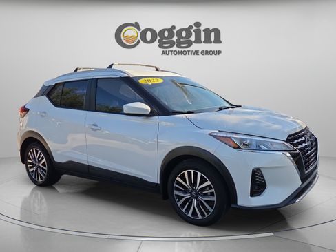 Used 2022 Nissan Kicks SV FWD image 7