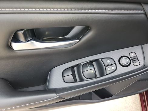 Used 2025 Nissan Sentra SV FWD image 14