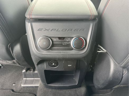 Used 2025 Ford Explorer ST-Line w/ ST-Line Street Pack AWD/4WD image 14