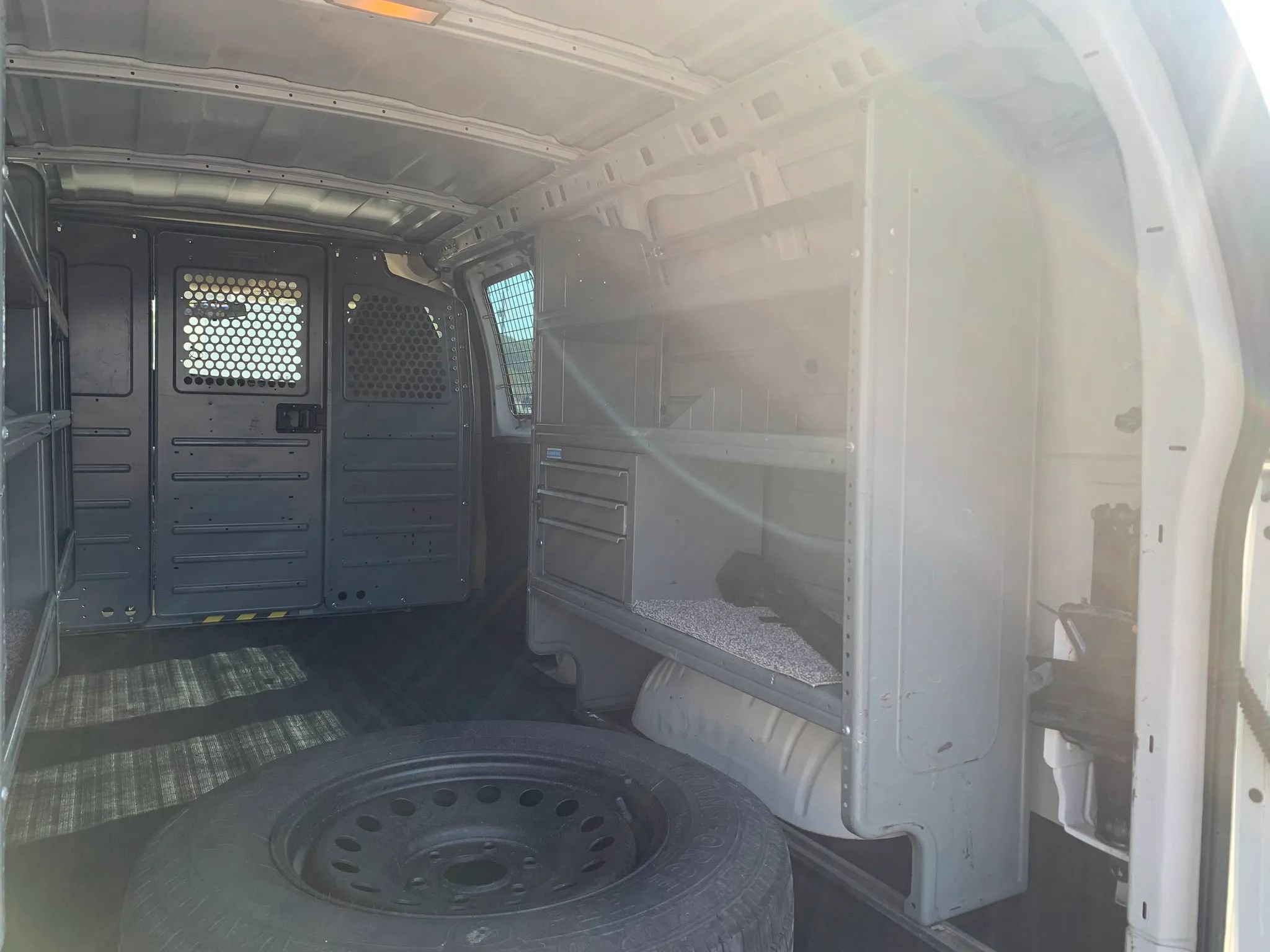 Used 2014 Chevrolet Express 1500 RWD image 33