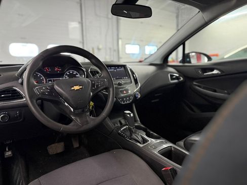 Used 2019 Chevrolet Cruze LS w/ LS Convenience Package image 31