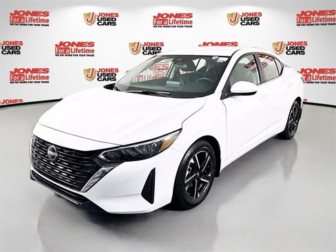 Certified 2025 Nissan Sentra SV w/ Lighting Package image 12