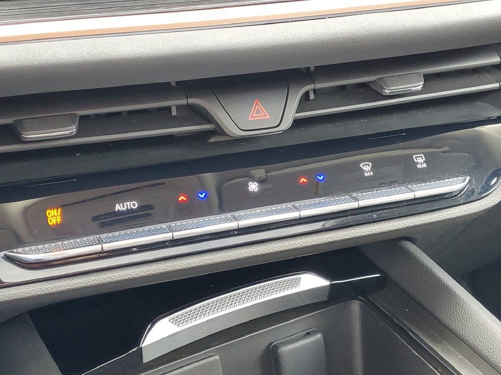 Used 2024 Buick Envision Sport Touring AWD/4WD image 18
