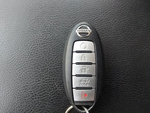 Used 2018 Nissan Pathfinder SL w/ Midnight Edition Package AWD/4WD image 32