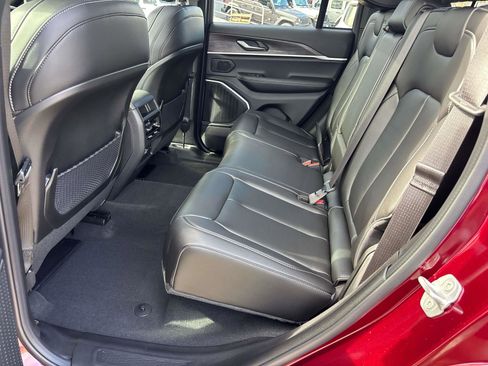 New 2025 Jeep Grand Cherokee Limited w/ Black Appearance Package image 6