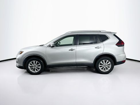 Used 2018 Nissan Rogue SV FWD image 4