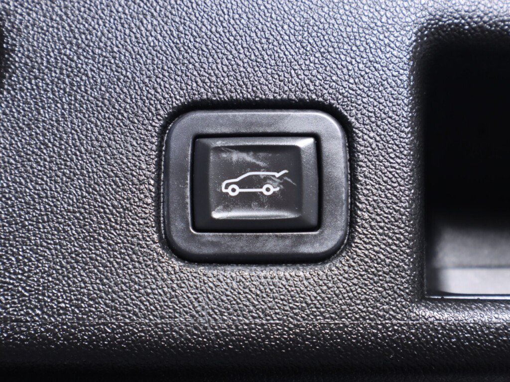 Used 2019 Chevrolet Equinox LT w/ Driver Convenience Package AWD/4WD image 35