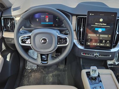 New 2026 Volvo XC90 T8 Plus w/ Protection Package Premier