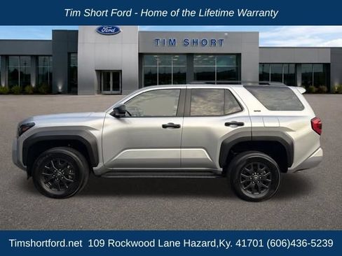 Used 2025 Toyota 4Runner SR5 AWD/4WD image 6