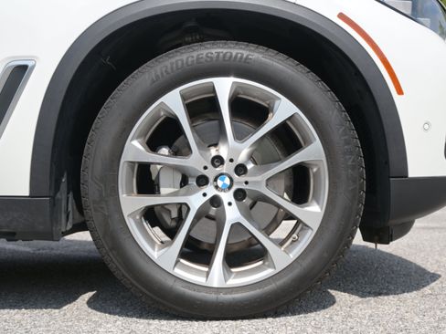 Used 2023 BMW X5 xDrive40i w/ Premium Package AWD/4WD image 13