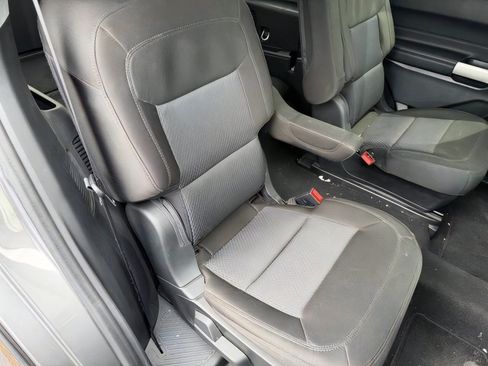 Used 2023 Ford Explorer XLT RWD image 13