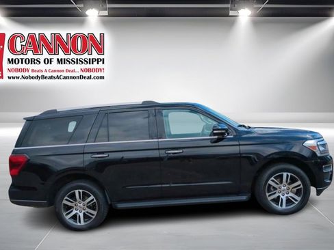 Used 2024 Ford Expedition Limited image 4