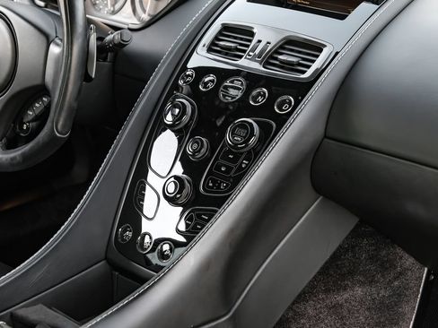 Used 2016 Aston Martin Vanquish Coupe RWD image 18