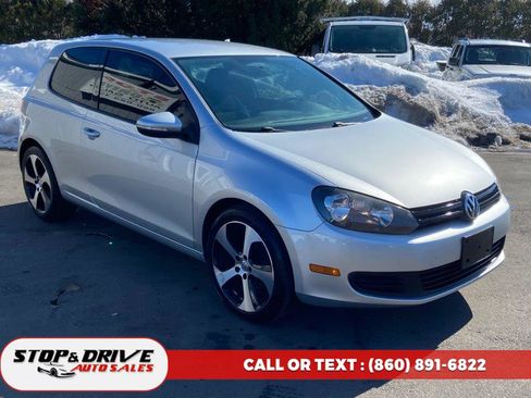 Used 2010 Volkswagen Golf 2-Door FWD image 7