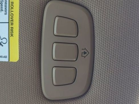 Used 2022 Ford F350 Lariat w/ Chrome Package image 12