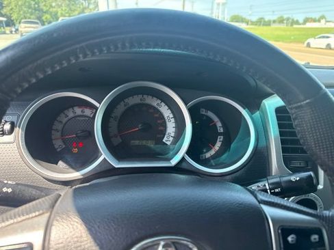 Used 2013 Toyota Tacoma 4x4 Access Cab V6 w/ TRD Sport Pkg image 27