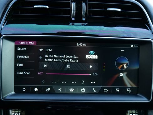 Used 2019 Jaguar F-PACE S image 30