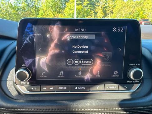 Used 2023 Nissan Rogue S image 32