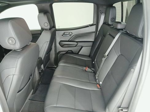 Used 2024 Chevrolet Colorado LT w/ LT Convenience Package III AWD/4WD image 11