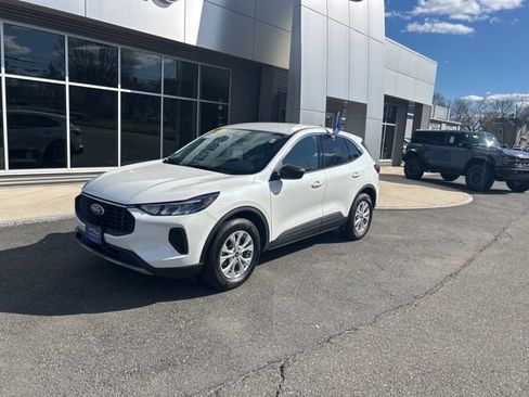 Certified 2023 Ford Escape Active AWD/4WD image 2