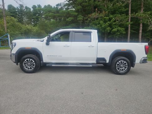 Used 2025 GMC Sierra 2500 SLE w/ SLE Value Package; AWD/4WD image 2