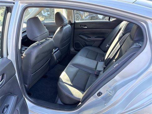 Used 2020 Nissan Altima 2.5 SR w/ Premium Package image 17