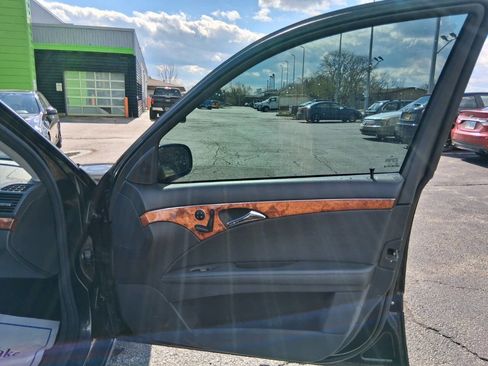 Used 2006 Mercedes-Benz E 350 4MATIC Sedan w/ Premium Pkg image 14