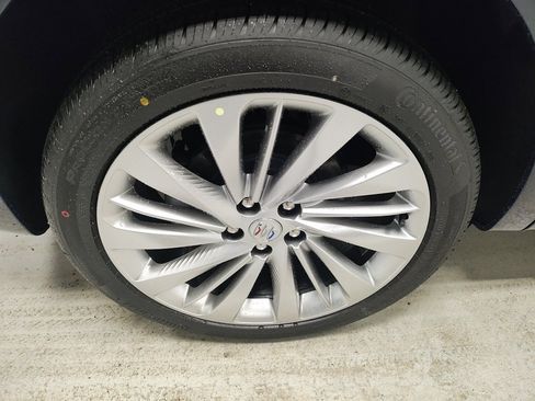 New 2026 Buick Envision Avenir image 3