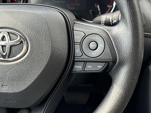 Used 2023 Toyota RAV4 XLE FWD image 9