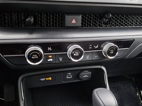 Certified 2025 Honda CR-V LX image 15