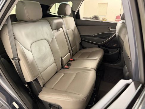 Used 2017 Hyundai Santa Fe AWD image 38