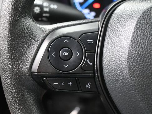 Used 2025 Toyota RAV4 XLE AWD/4WD image 19