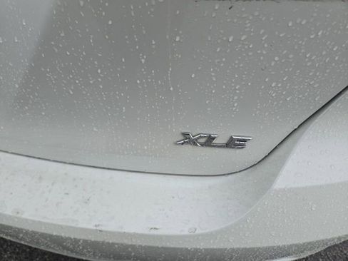 Used 2014 Toyota Venza XLE w/ XLE Premium Package image 16