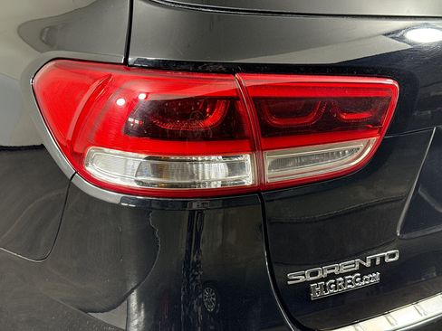 Used 2016 Kia Sorento SX image 36