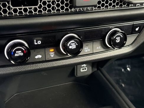 Used 2025 Honda HR-V Sport image 17