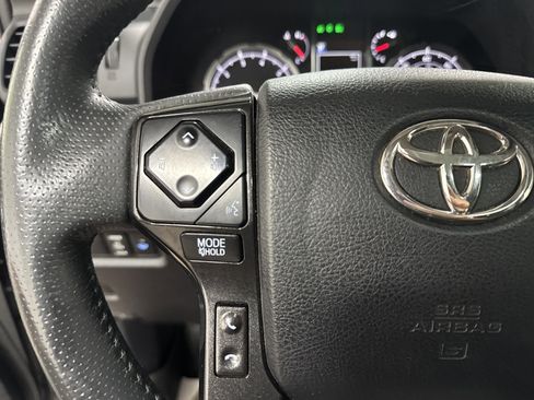 Used 2022 Toyota 4Runner TRD Off-Road Premium AWD/4WD image 22