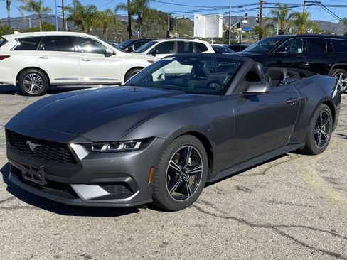 Used 2024 Ford Mustang Convertible image 2