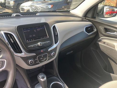 Used 2020 Chevrolet Equinox LS image 8