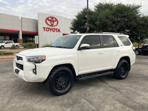 Used 2023 Toyota 4Runner SR5 Premium w/ Moonroof Package RWD image 1
