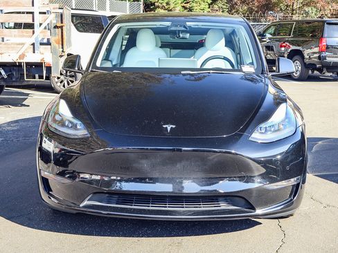 Used 2021 Tesla Model Y Performance image 2